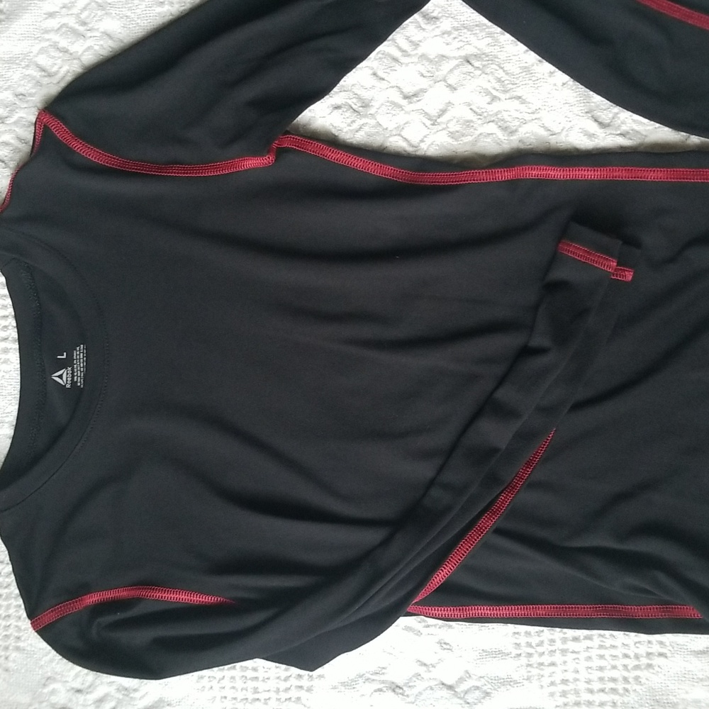 boys Reebok size large base layer shirt